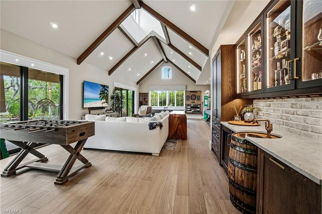 325 Cocohatchee BLVD, Naples, FL 34110