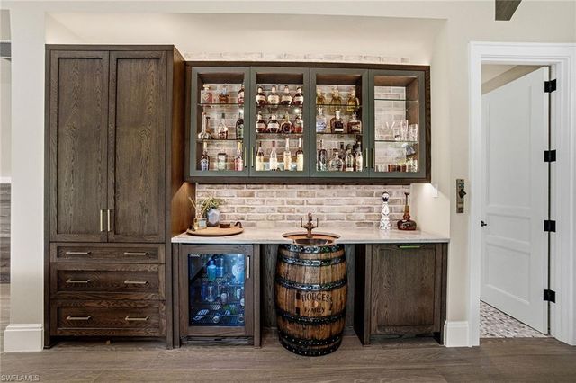 325 Cocohatchee BLVD, Naples, FL 34110