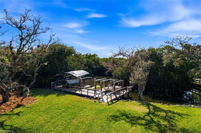 325 Cocohatchee BLVD, Naples, FL 34110