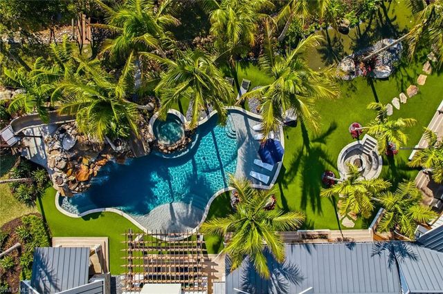 325 Cocohatchee BLVD, Naples, FL 34110