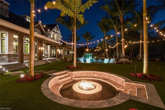 325 Cocohatchee BLVD, Naples, FL 34110