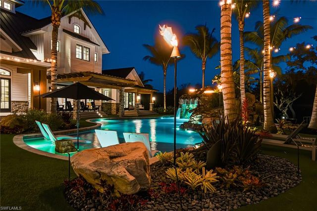 325 Cocohatchee BLVD, Naples, FL 34110