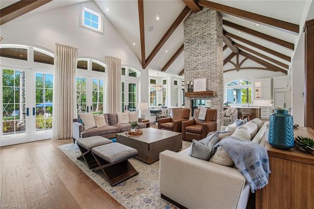 325 Cocohatchee BLVD, Naples, FL 34110