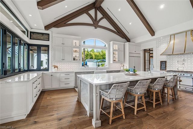 325 Cocohatchee BLVD, Naples, FL 34110