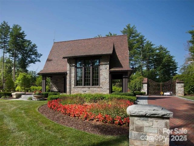 56 Ramble Way, Asheville, NC 28803