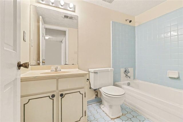 1388 Wood Circle S, Morrow, GA 30260