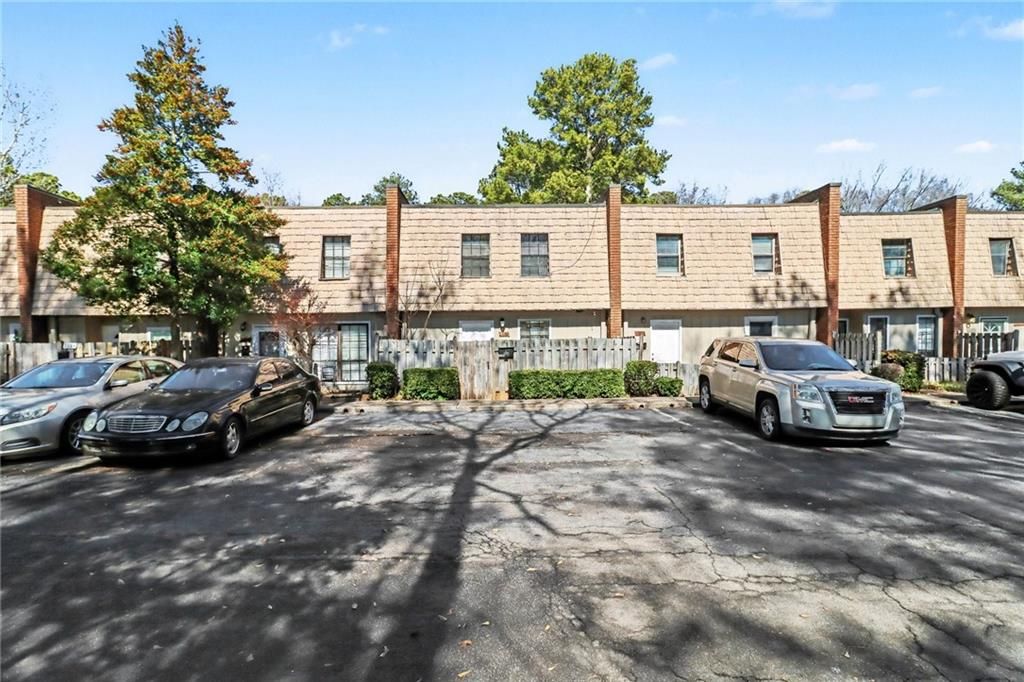 1388 Wood Circle S, Morrow, GA 30260