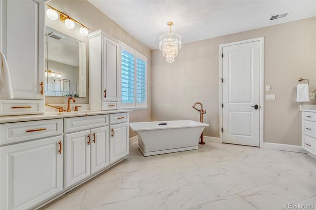 9876 Crimson Oak Court, Parker, CO 80134