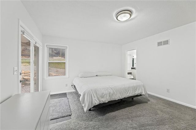 304 Lancelot Drive, Liberty, MO 64068