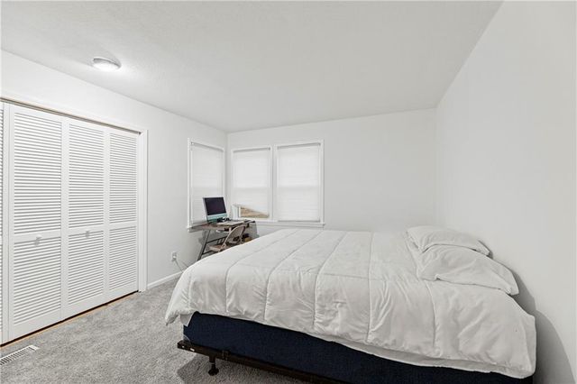 304 Lancelot Drive, Liberty, MO 64068