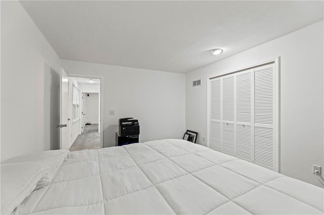 304 Lancelot Drive, Liberty, MO 64068