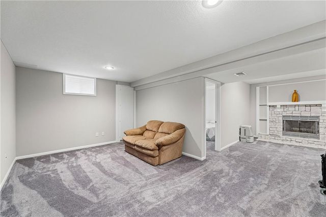 304 Lancelot Drive, Liberty, MO 64068