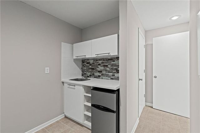 304 Lancelot Drive, Liberty, MO 64068