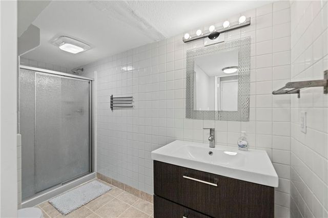 304 Lancelot Drive, Liberty, MO 64068