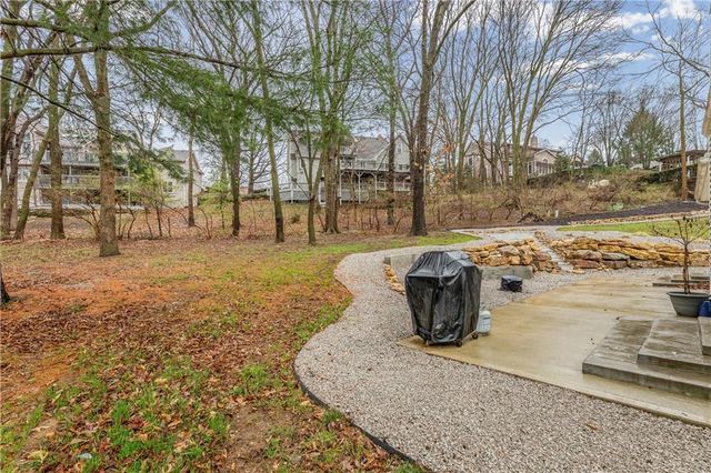 304 Lancelot Drive, Liberty, MO 64068