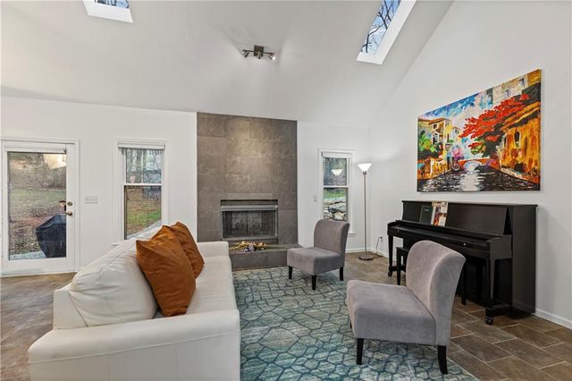 304 Lancelot Drive, Liberty, MO 64068