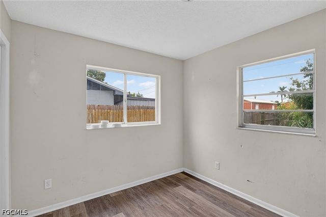 273 Whittier AVE, North Fort Myers, FL 33917