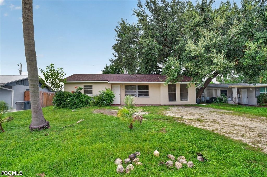 273 Whittier AVE, North Fort Myers, FL 33917