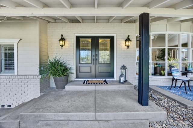 8560 Phoenix Ave, Fair Oaks, CA 95628