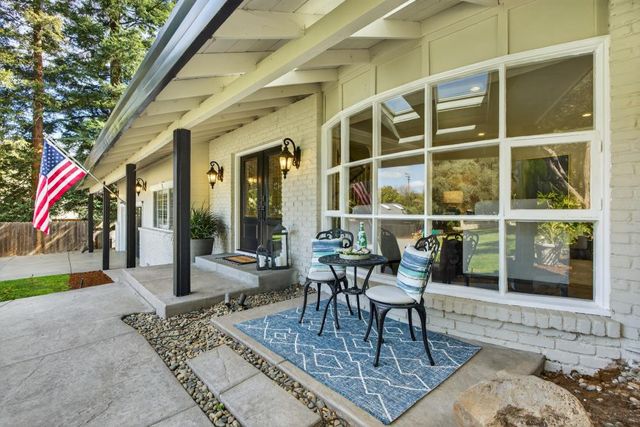 8560 Phoenix Ave, Fair Oaks, CA 95628