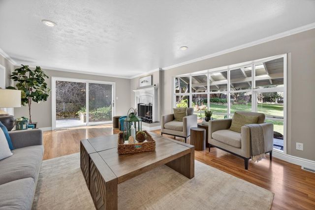 8560 Phoenix Ave, Fair Oaks, CA 95628