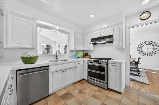 8560 Phoenix Ave, Fair Oaks, CA 95628