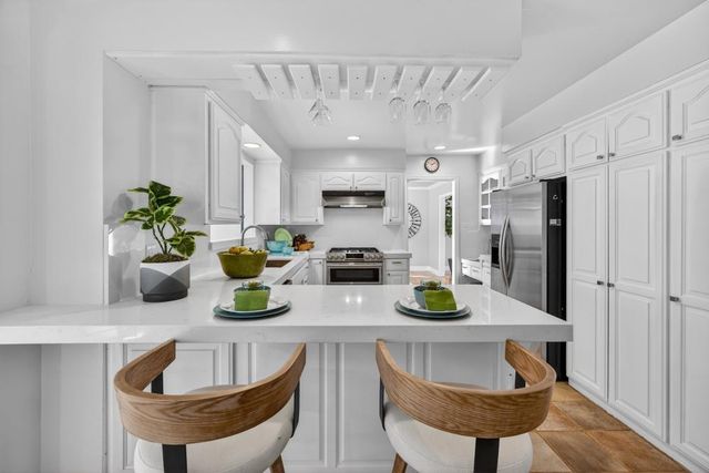 8560 Phoenix Ave, Fair Oaks, CA 95628