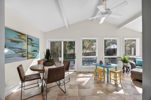 8560 Phoenix Ave, Fair Oaks, CA 95628