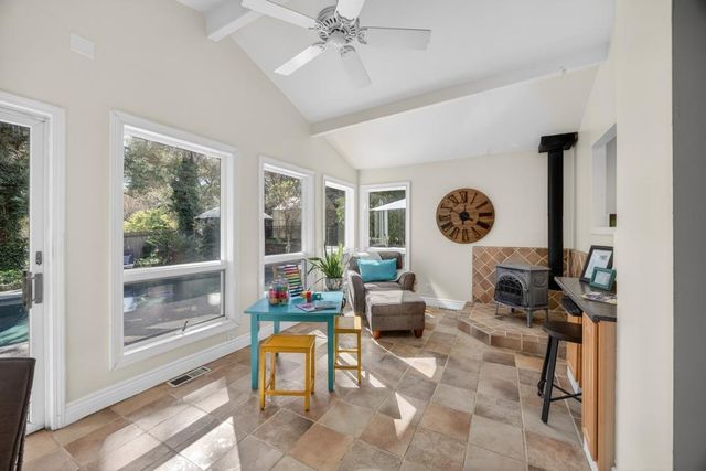 8560 Phoenix Ave, Fair Oaks, CA 95628