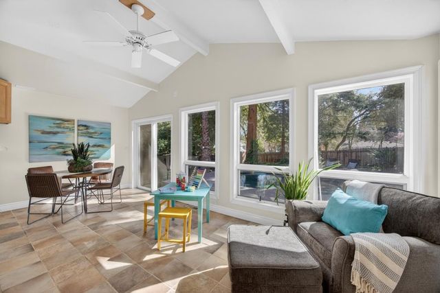 8560 Phoenix Ave, Fair Oaks, CA 95628