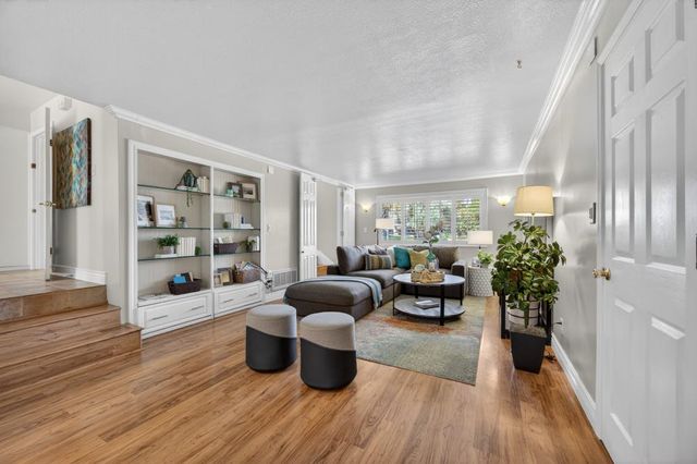 8560 Phoenix Ave, Fair Oaks, CA 95628