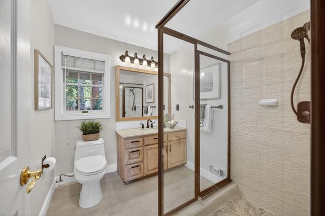 8560 Phoenix Ave, Fair Oaks, CA 95628