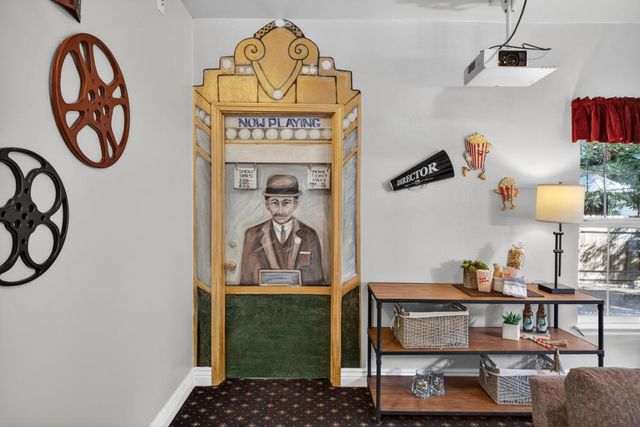 8560 Phoenix Ave, Fair Oaks, CA 95628