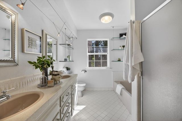 8560 Phoenix Ave, Fair Oaks, CA 95628