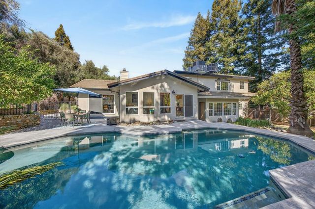 8560 Phoenix Ave, Fair Oaks, CA 95628