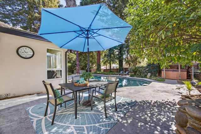 8560 Phoenix Ave, Fair Oaks, CA 95628