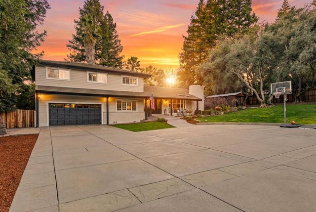 8560 Phoenix Ave, Fair Oaks, CA 95628