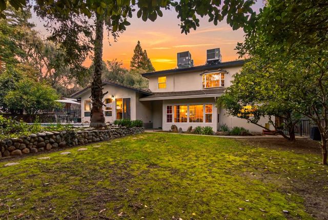 8560 Phoenix Ave, Fair Oaks, CA 95628