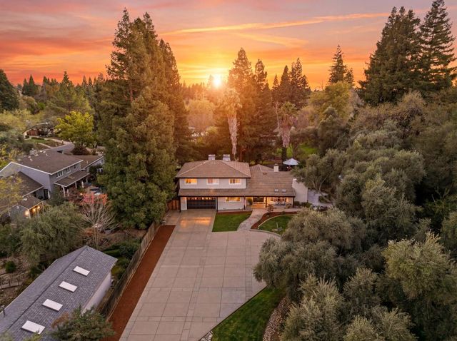 8560 Phoenix Ave, Fair Oaks, CA 95628