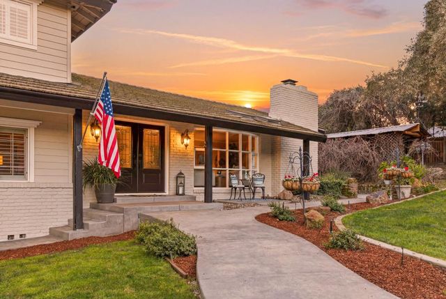 8560 Phoenix Ave, Fair Oaks, CA 95628