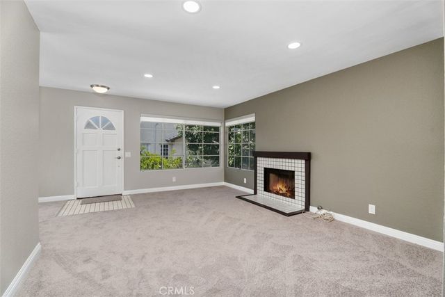 19 Exeter 16, Irvine, CA 92612