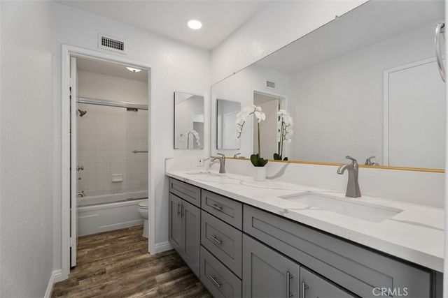 19 Exeter 16, Irvine, CA 92612