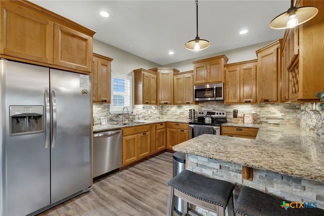 596 Riviera Drive, Canyon Lake, TX 78133
