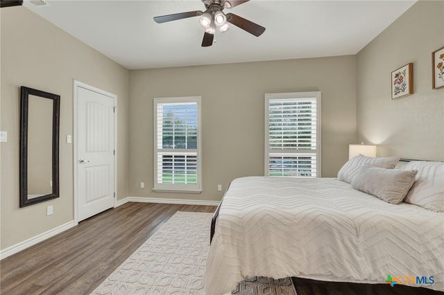596 Riviera Drive, Canyon Lake, TX 78133