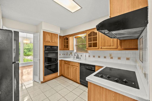 14811 Mystic Bend Dr, Cypress, TX 77429