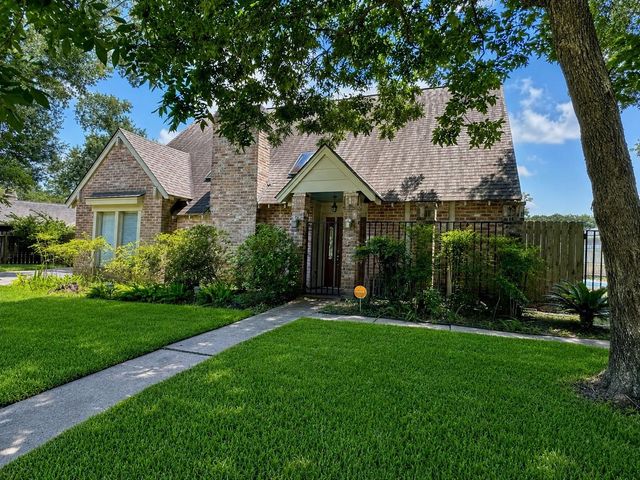 14811 Mystic Bend Dr, Cypress, TX 77429