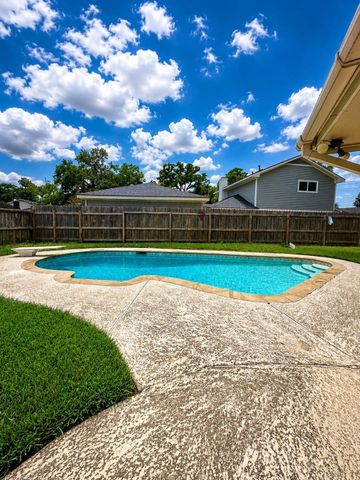 14811 Mystic Bend Dr, Cypress, TX 77429