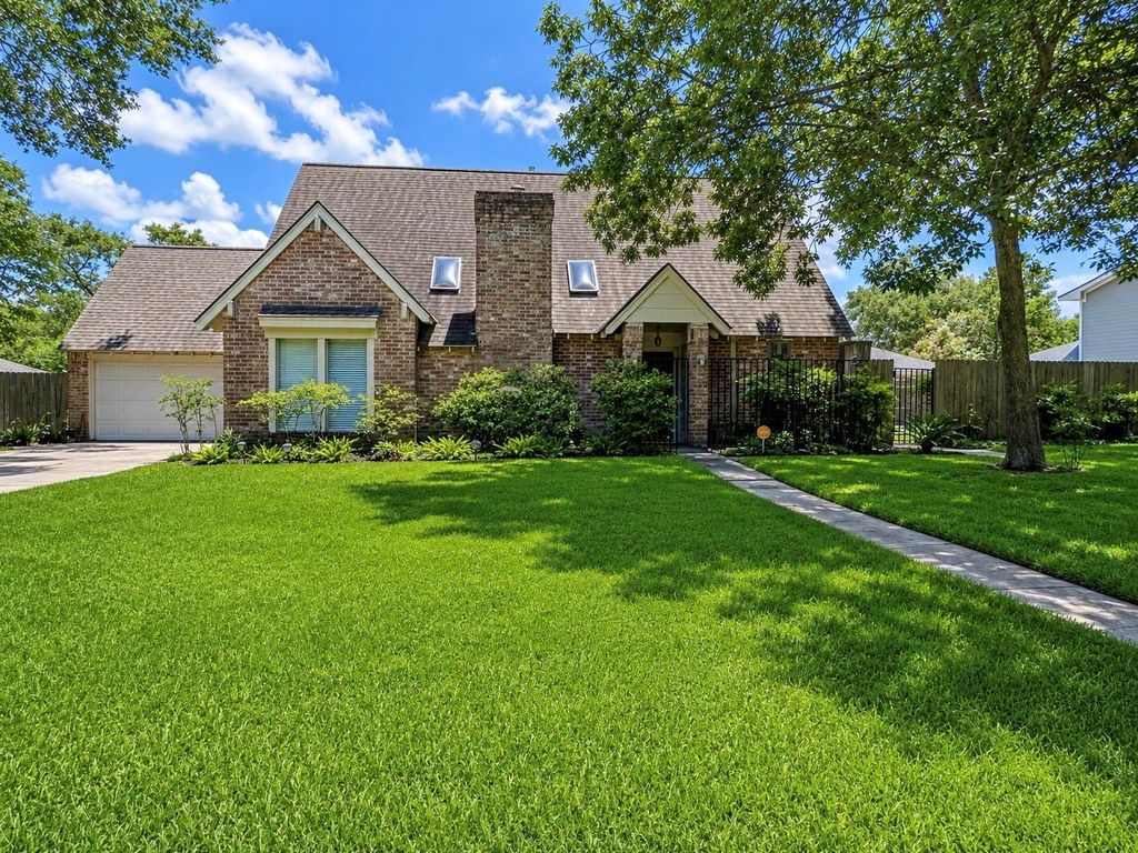 14811 Mystic Bend Dr, Cypress, TX 77429