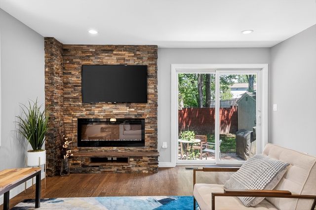 142 Edinboro St 142, Newton, MA 02460