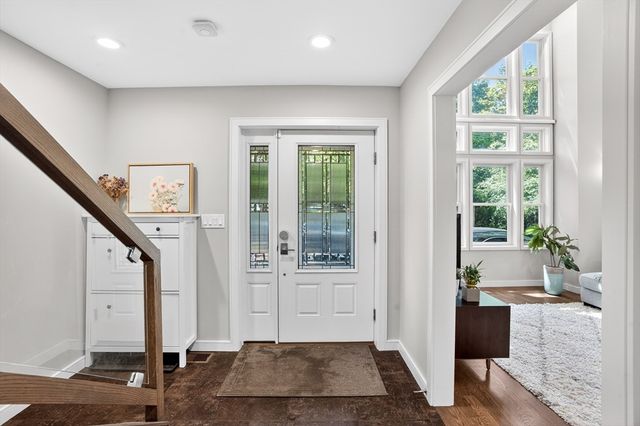 142 Edinboro St 142, Newton, MA 02460